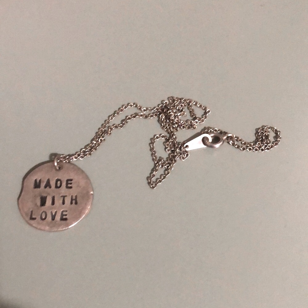 Silver pendant necklace